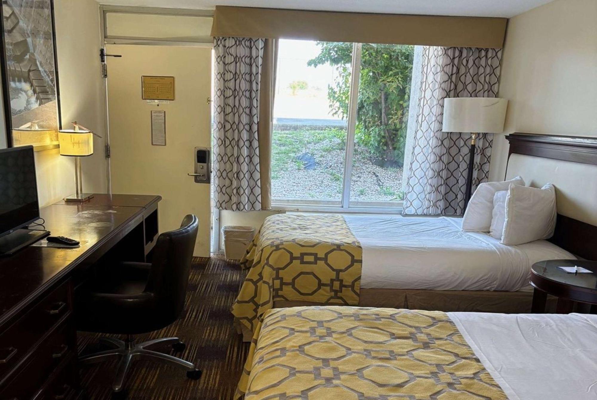 Baymont By Wyndham Johnson City Esterno foto