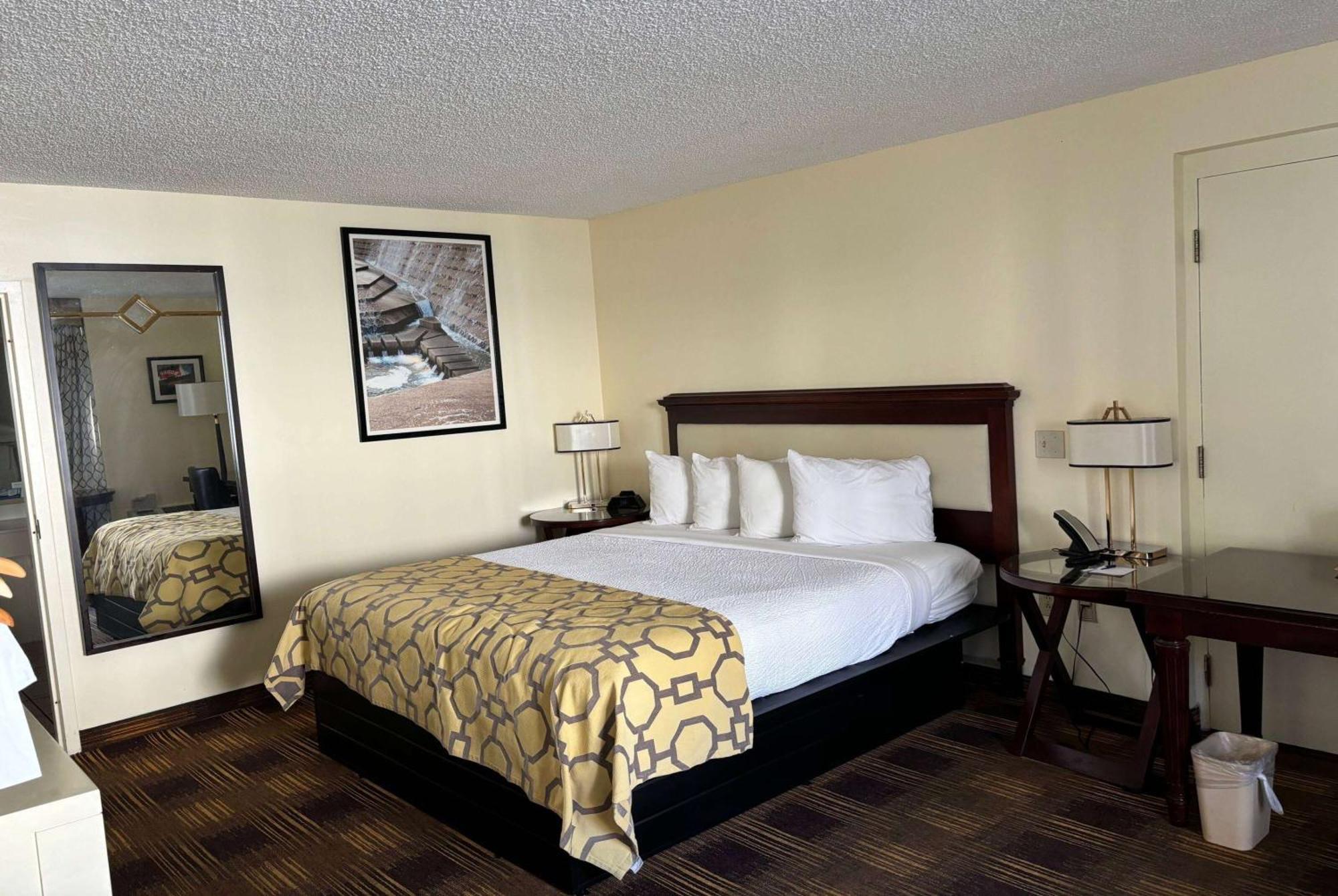 Baymont By Wyndham Johnson City Esterno foto