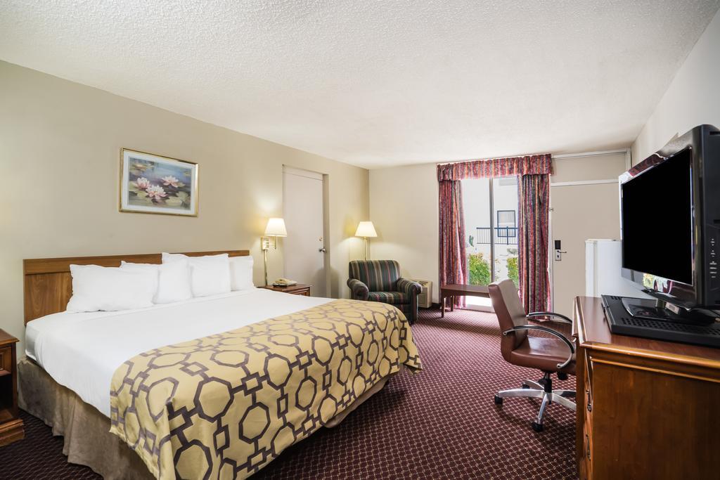 Baymont By Wyndham Johnson City Esterno foto